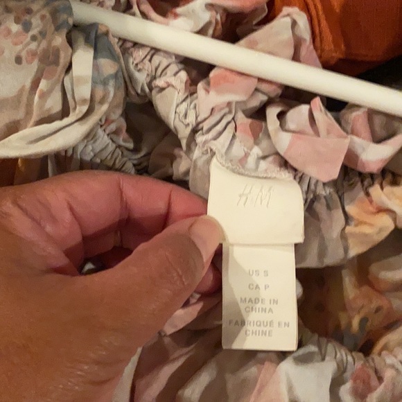 RARE H&M Bloggers Fave Off-the-shoulder Dress Small - Picture 3 of 4